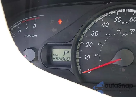 2013 Toyota Sienna Le V6 8 Passenger z USA, uszkodzony, nr VIN 5TDKK3DC5DS316635